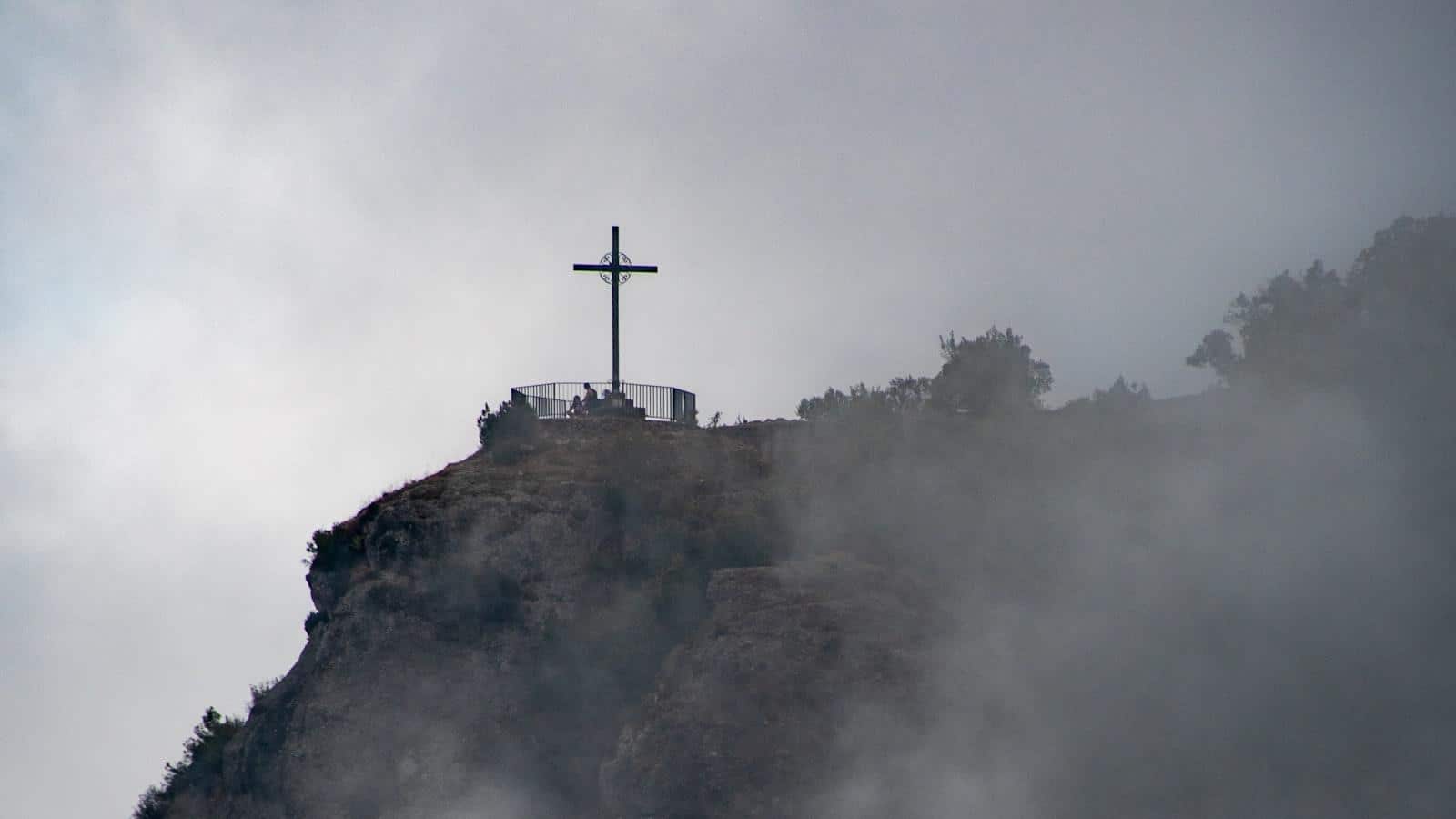 Exploring ​the Breathtaking Views​ from⁣ Montserrat‌ Mountain